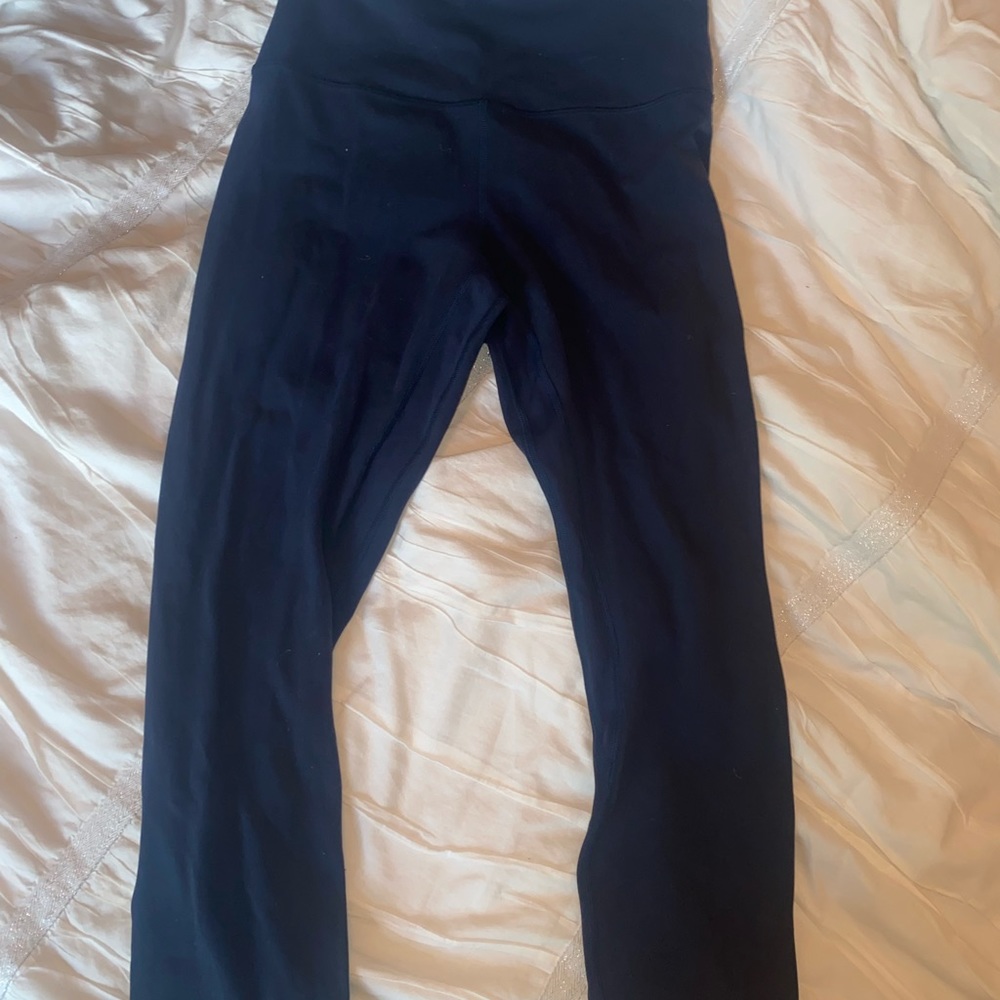 size 6 navy cropped aligns